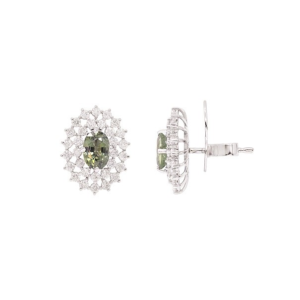 Brinco em Ouro 18k Branco Chuveiro Oval com 2 Safiras Verdes 6x4mm 1.24cts com 62 diamantes 0.89cts