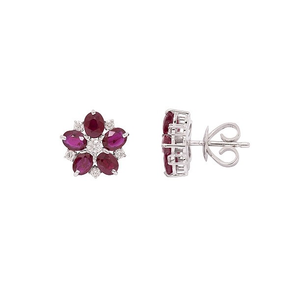 Brinco em Ouro Branco 18k Flor com 10 Rubis 4x3mm 2.16Cts e 12 Diamantes 0.24Cts