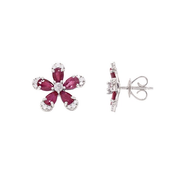 Brinco em Ouro Branco 18k Flor com 10 Rubis Gotas 5x3mm 2.26Cts e 32 Diamantes 0.30Cts