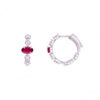 Brinco Ouro Branco 18k Argola com 12 Brilhantes e 2 Rubis Oval 5x3mm