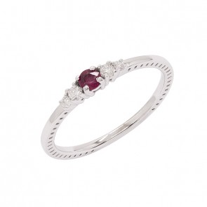 Anel em Ouro Branco 18k Solitário com 1 Rubi 3mm de 0.14Cts e 4 Diamantes de 0.09Cts     