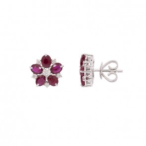 Brinco em Ouro Branco 18k Flor com 10 Rubis 4x3mm 2.16Cts e 12 Diamantes 0.24Cts