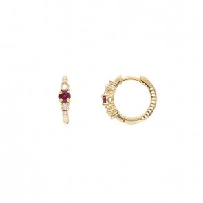 Brinco em Ouro 18k Argola Polida com 2 Rubis 3mm 0.28Cts e 8 Diamantes 0.17Cts 