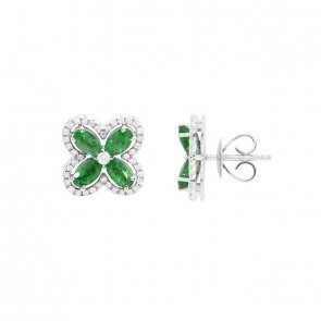 Brinco em Ouro Branco 18k Flor com 8 Esmeraldas 5x3mm 1.80Cts Cravejada com  82 Diamantes 0.24Cts 