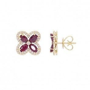 Brinco em Ouro 18k Flor com 8 Rubis 5x3mm 2.34cts. Cravejada com 82 Diamantes 0.43cts