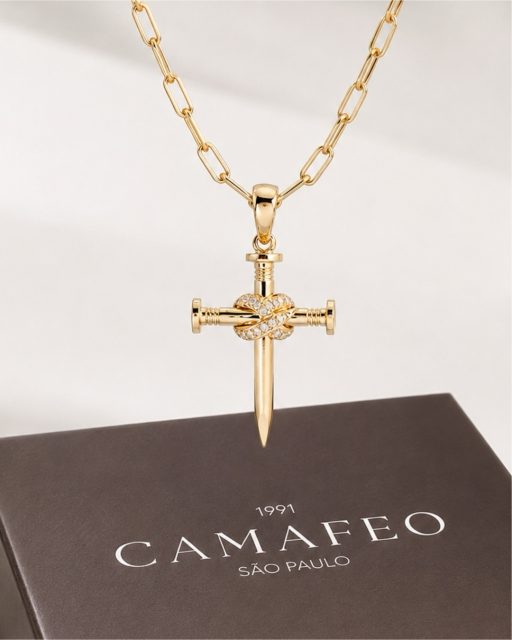 A Coleção Alpha reúne joias em ouro 18k com desenho marcante, diamantes e acabamentos...